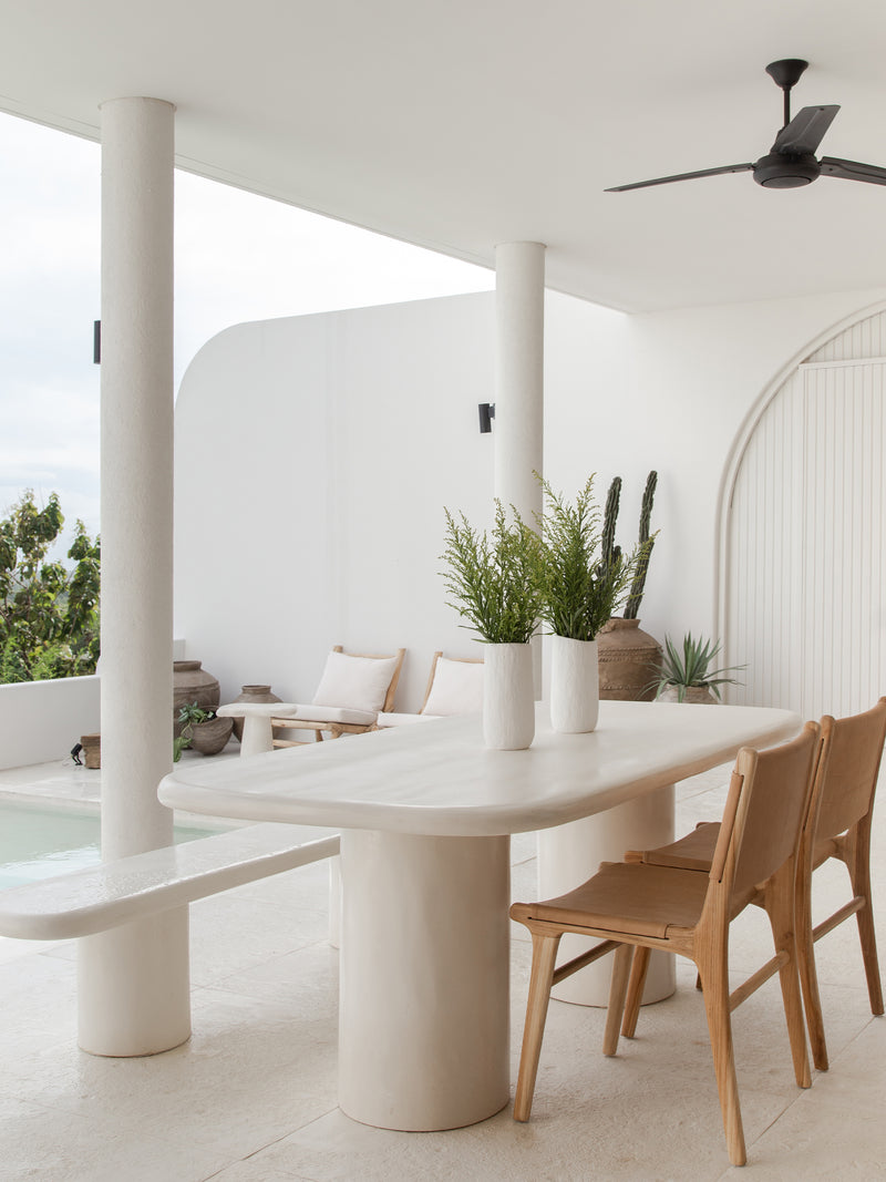 Haveli & Co Avanti Indoor/Outdoor Concrete Bench Seat - White