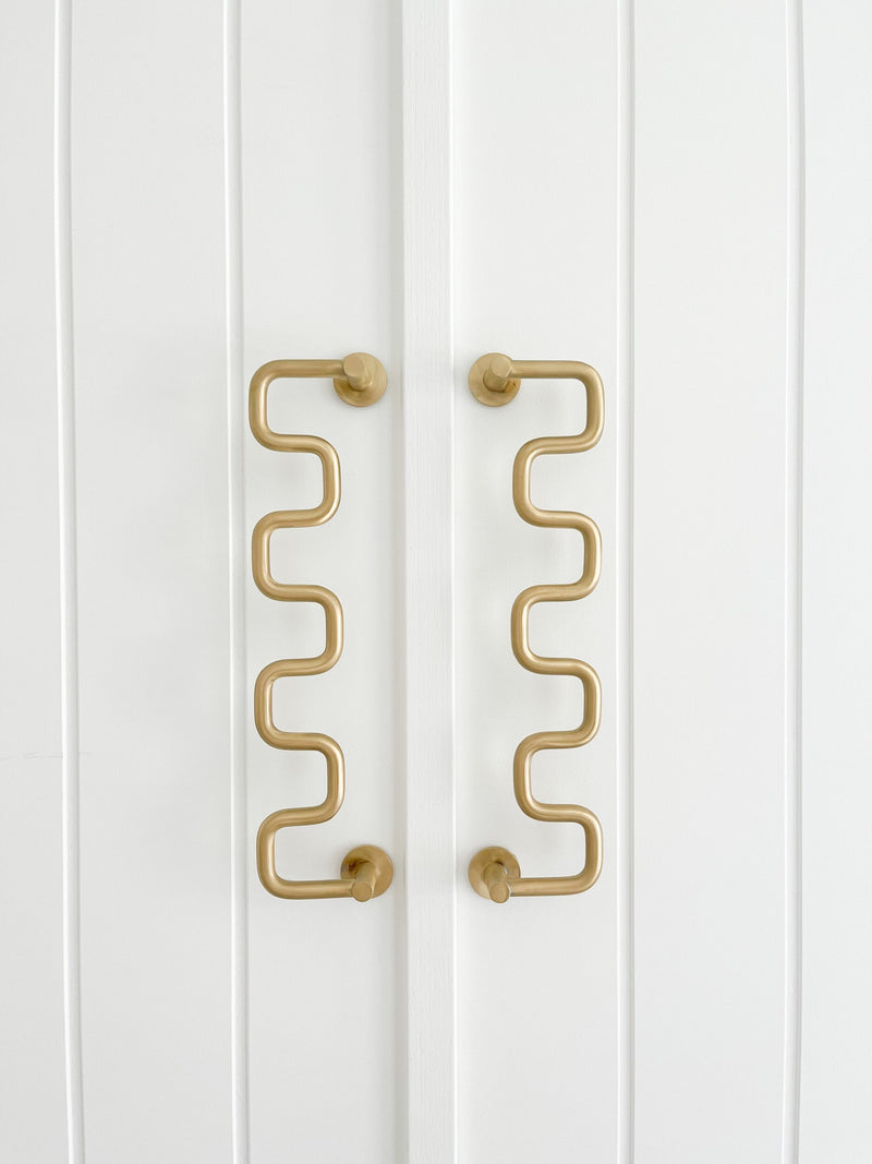 Haveli & Co Curvy Brass Door Handle Set - 30cm