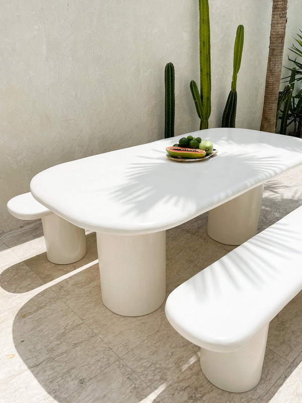 Haveli & Co Avanti Indoor/Outdoor Concrete Dining Table - White